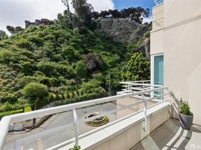 220 Lombard Street 323, San Francisco CA 94111
