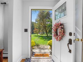 17 Redcoat Road, Norwalk CT 06850