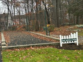 277 Eagles Landing 277, Shelton CT 06484