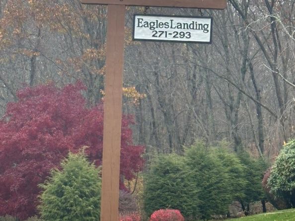 277 Eagles Landing 277, Shelton CT 06484