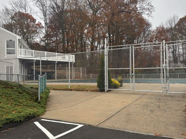 277 Eagles Landing 277, Shelton CT 06484