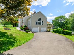 20 Laura Drive, Danbury CT 06811