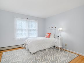 20 Laura Drive, Danbury CT 06811