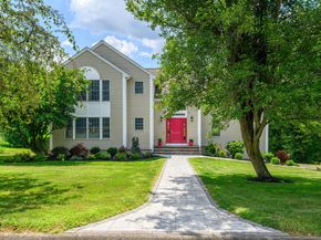 20 Laura Drive, Danbury CT 06811