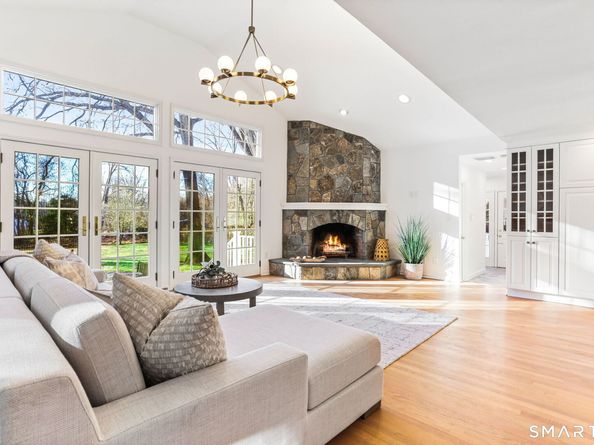 86 Maple Avenue S, Westport CT 06880