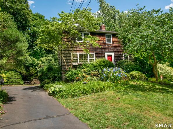 8 Oakledge Circle, Norwalk CT 06854