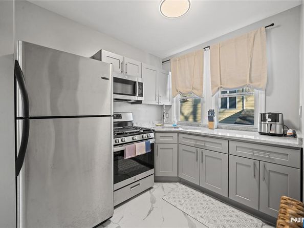 20 E 31st Street, Bayonne NJ 07002