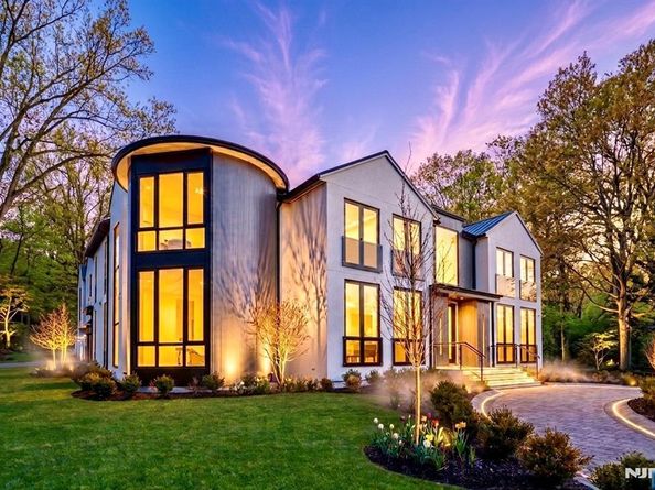 11 Roberts Road, Englewood Cliffs NJ 07632