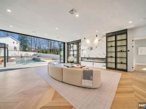 11 Roberts Road, Englewood Cliffs NJ 07632