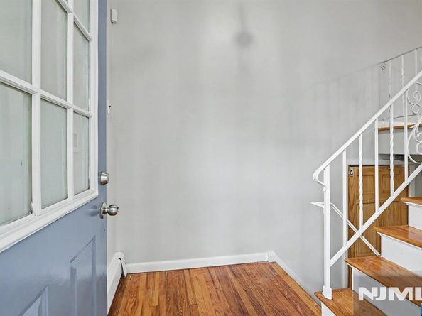 1038 Kingsland Lane, Fort Lee NJ 07024