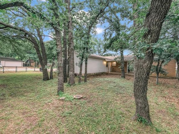 100  Oakhurst Drive , Hurst Texas 76053