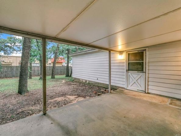 100  Oakhurst Drive , Hurst Texas 76053