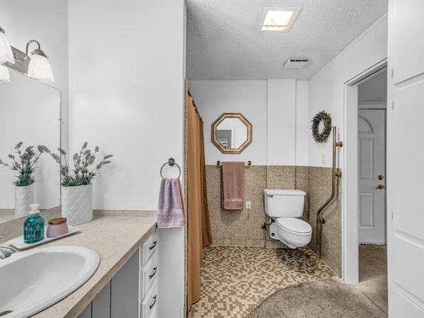 100  Oakhurst Drive , Hurst Texas 76053
