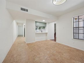 712  Oakwood Trail , Fort Worth Texas 76112