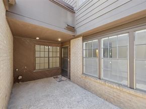 712  Oakwood Trail , Fort Worth Texas 76112