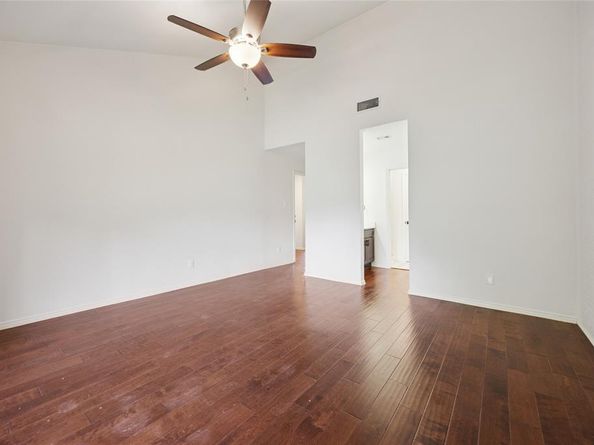 712  Oakwood Trail , Fort Worth Texas 76112