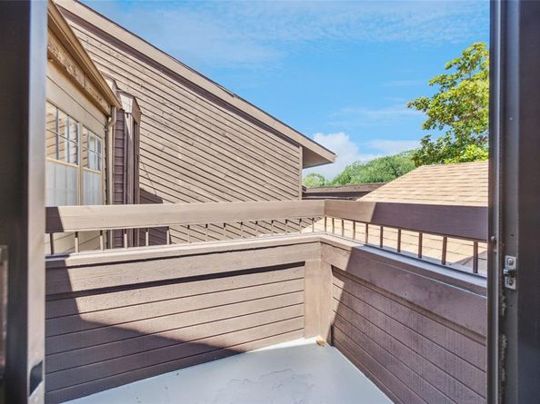 712  Oakwood Trail , Fort Worth Texas 76112