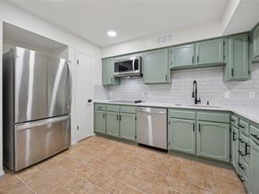 712  Oakwood Trail , Fort Worth Texas 76112
