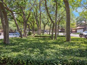 712  Oakwood Trail , Fort Worth Texas 76112