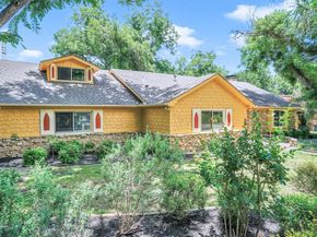 5217  Blue Valley Court , Fort Worth Texas 76112