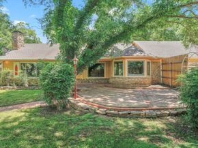 5217  Blue Valley Court , Fort Worth Texas 76112