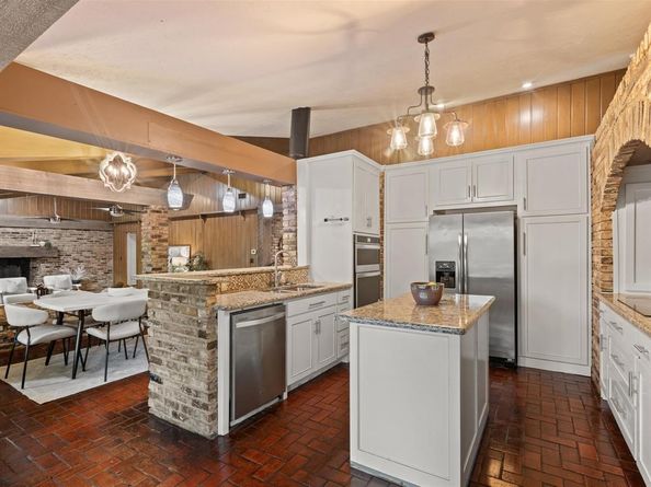 5217  Blue Valley Court , Fort Worth Texas 76112