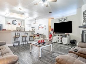 1228  Meadow Glen , Crowley Texas 76036