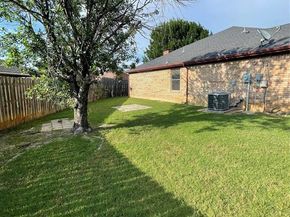 1228  Meadow Glen , Crowley Texas 76036