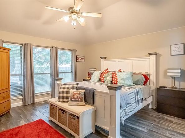 1228  Meadow Glen , Crowley Texas 76036
