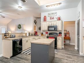 1228  Meadow Glen , Crowley Texas 76036