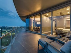 3130 N Harwood Street  1903, Dallas Texas 75201
