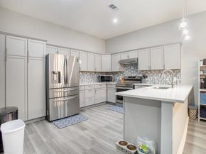 5406  Signal Peak Drive , Arlington Texas 76017