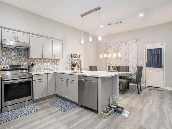 5406  Signal Peak Drive , Arlington Texas 76017