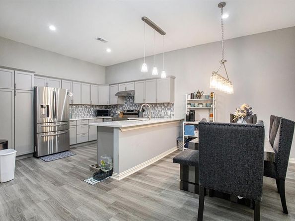 5406  Signal Peak Drive , Arlington Texas 76017