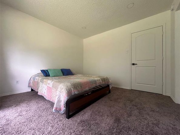 5718  Meadow Wood Lane , Fort Worth Texas 76112