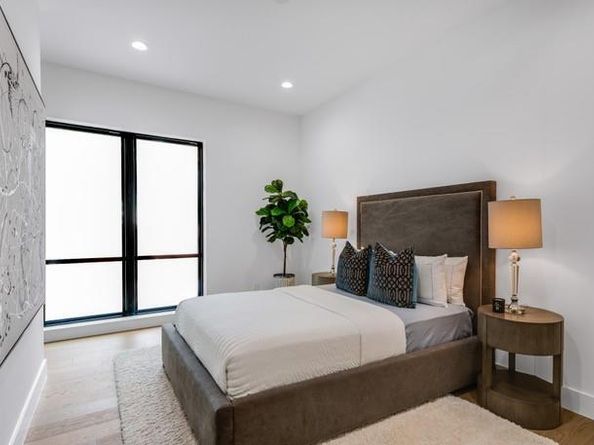 3601  Routh Street  1E, Dallas Texas 75219