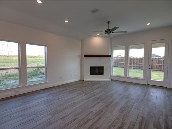 10171  blue jay Lane , Benbrook Texas 76126