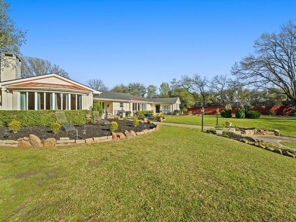 1510  R Avenue , Plano Texas 75074