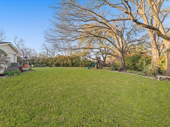1510  R Avenue , Plano Texas 75074