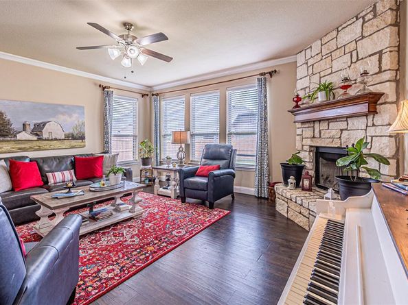 5721  Diamond Valley Drive , Fort Worth Texas 76179