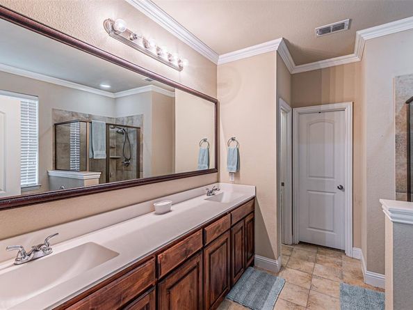 5721  Diamond Valley Drive , Fort Worth Texas 76179