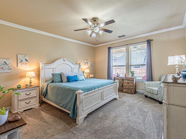 5721  Diamond Valley Drive , Fort Worth Texas 76179