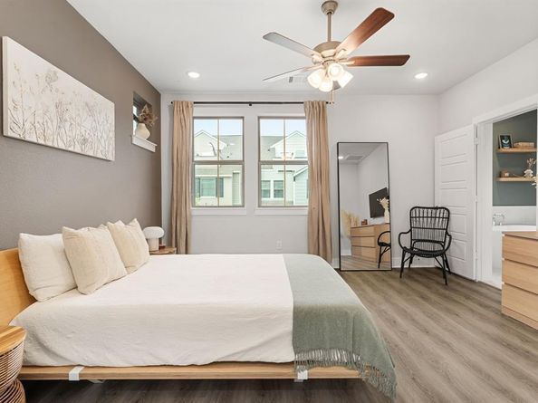 1065  Manacor Lane , Dallas Texas 75212