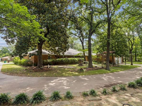 2218  Southridge Drive , Denton Texas 76205