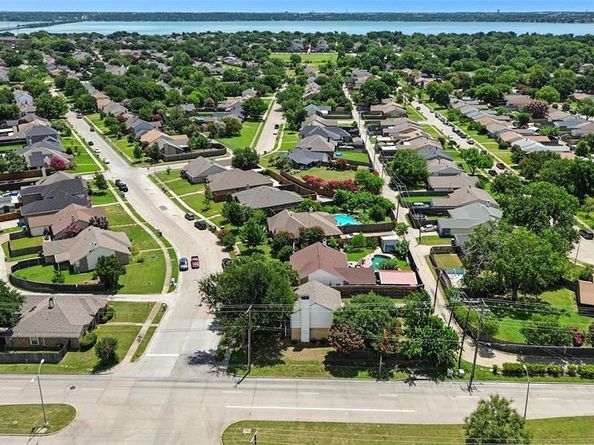 8702  Davis Street , Rowlett Texas 75088
