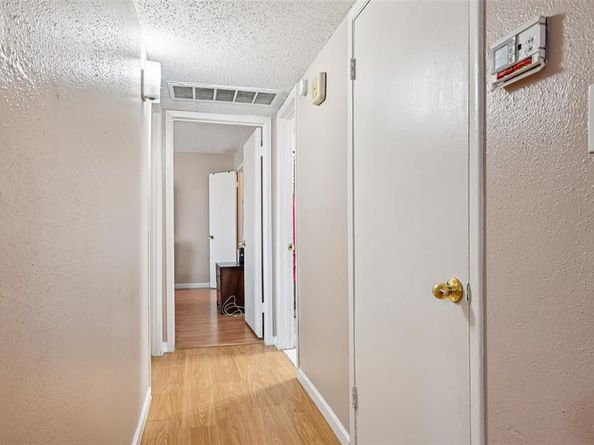 7431  Holly Hill Drive  208, Dallas Texas 75231