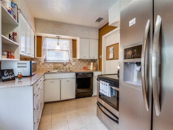 1822  Finley Road , Irving Texas 75062