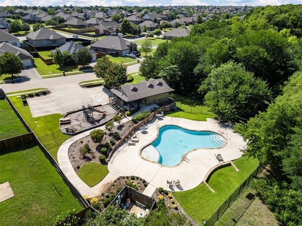 641  Woodridge Drive , Oak Point Texas 75068