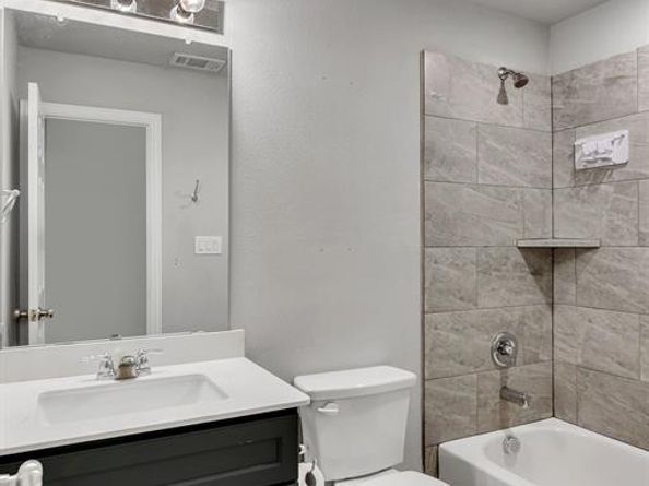 1107 E Cannon Street , Fort Worth Texas 76104