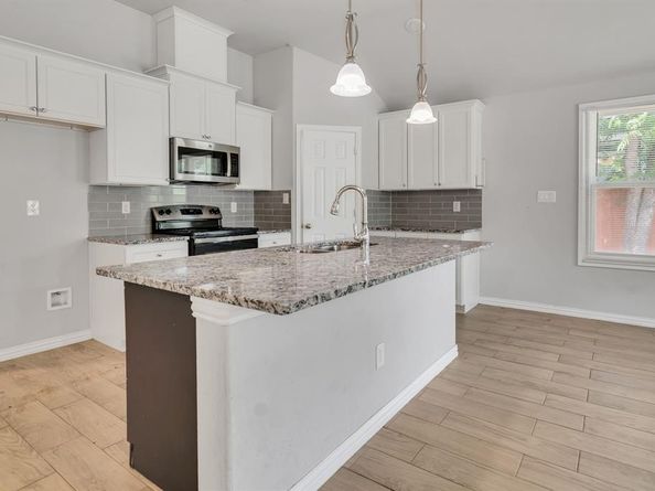 1107 E Cannon Street , Fort Worth Texas 76104